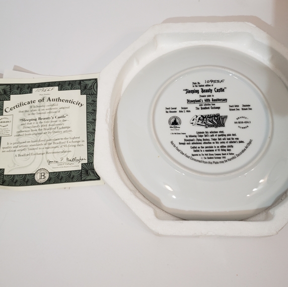 Disneyland 40th anniversary collectable plate - Picture 9 of 10